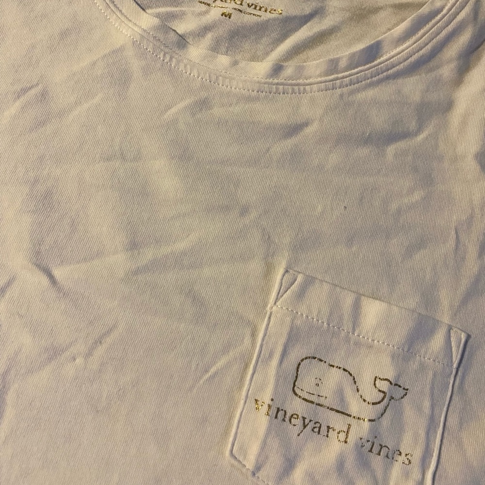 Vineyard Vine woman’s t shirt